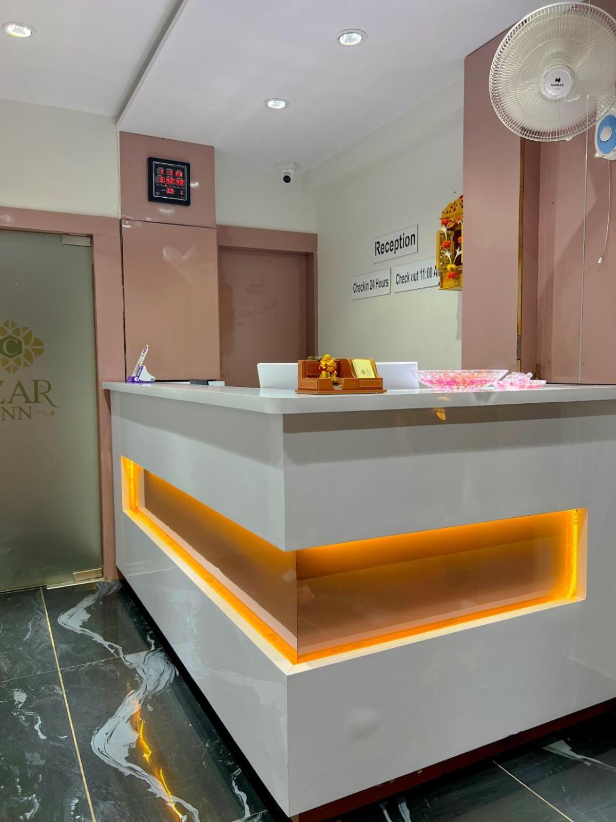 Hotel Czar Inn Surat Exterior photo