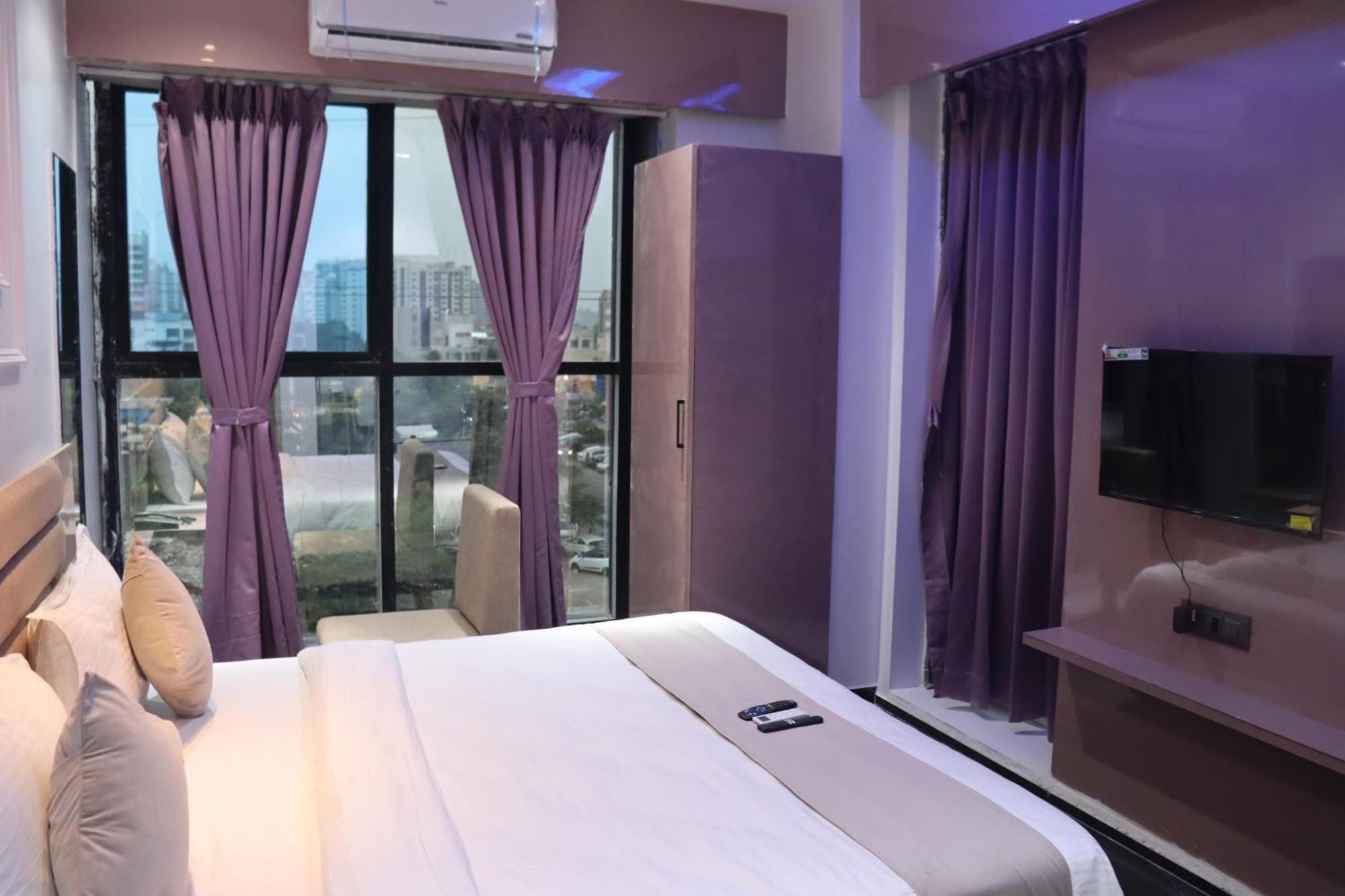 Hotel Czar Inn Surat Exterior photo